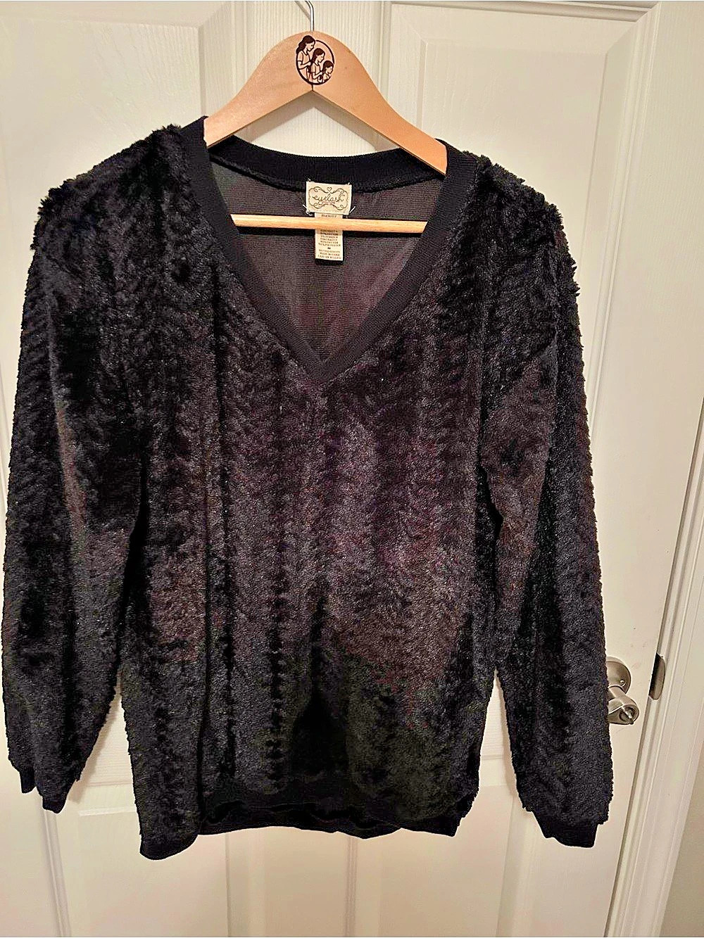 Eyeblash Faux Fur V-Neck Sweater in Black Size Medium